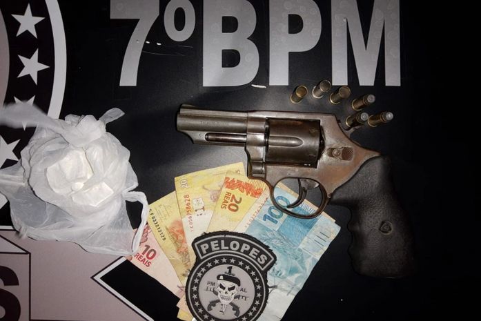 Homem é detido após ser flagrado com arma de fogo em Olho D’Água Das Flores