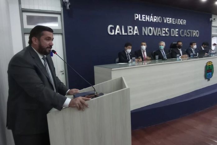 Leonardo Dias defende liberdade de expressão ampla para a imprensa e faz críticas à CPI