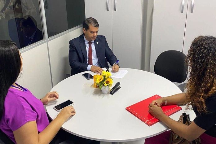 Pessoas transgênero podem procurar Casa de Direitos para mudar nome; veja documentos necessários