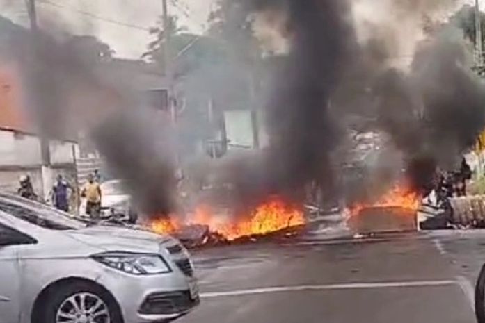 Vídeo: Moradores bloqueiam AL-101 em protesto por mais segurança em Garça Torta