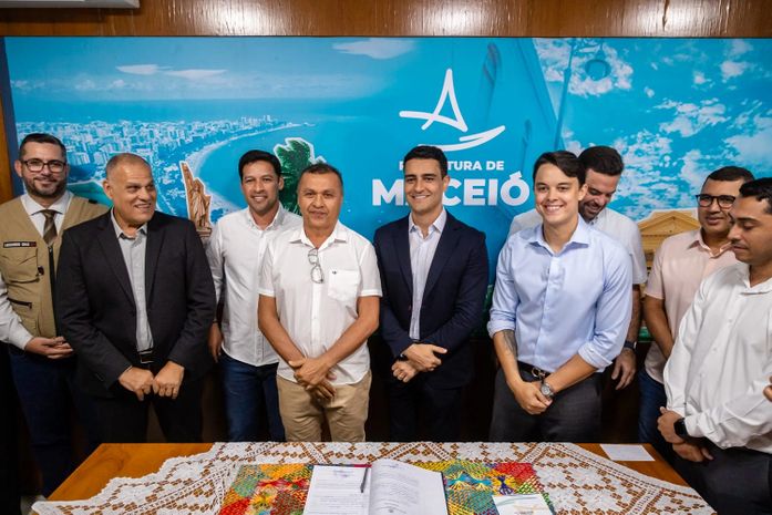 Com JHC, Rodrigo Cunha empossa novos secretários de Cultura e Esporte de Maceió