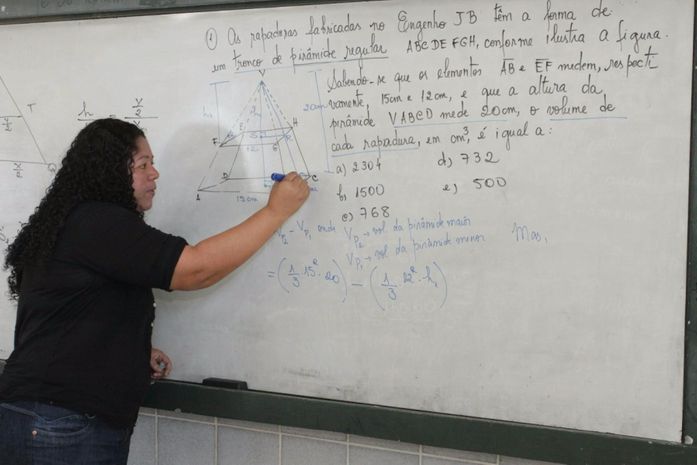 Seduc convoca professores do concurso 2017 para avaliação do estágio probatório
