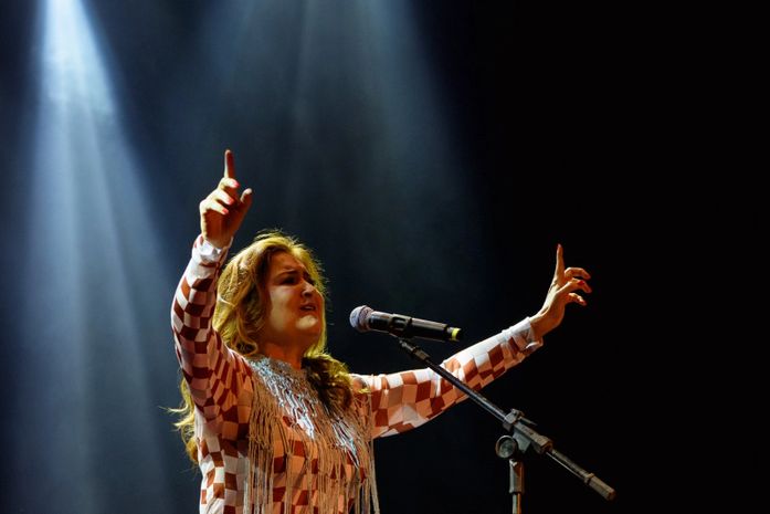 Wilma leva canções de amor para o Homerinho nesta sexta