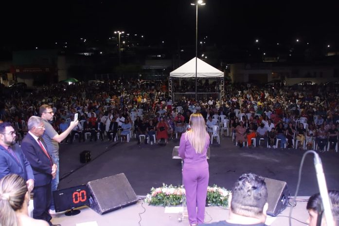 Prefeita Angela Venessa realiza Dia do Evangélico Em São José da Laje.