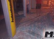 Criminosos  explodem cofre e caixas eletrônicos de agência bancária em Canapi