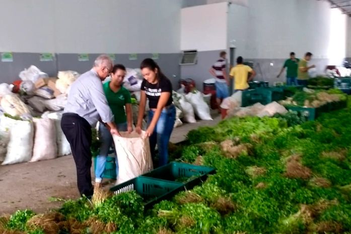 Teófilo acompanha a entrega de 25 toneladas de alimentos do PAA