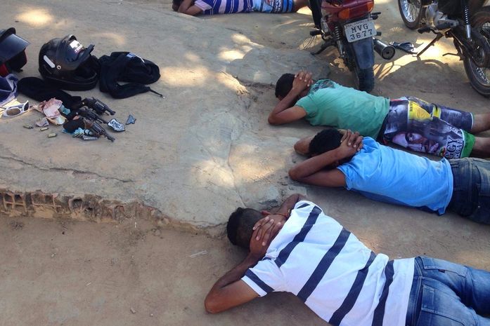 Bandidos foram presos na tarde desta sexta-feira