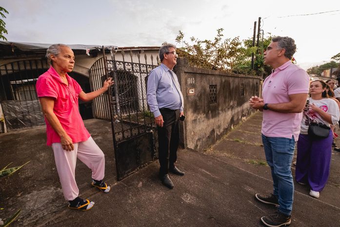 Rafael Brito percorre ruas do Pinheiro e ouve o drama de vítimas da tragédia da Braskem