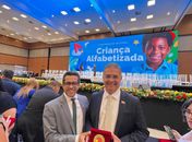 Prefeito George Clemente recebe prêmio pela conquista do Selo Ouro Nacional Compromisso com a Alfabetização do MEC