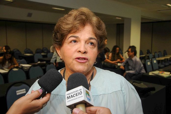 Secretária Ana Dayse