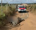 Jovem é encontrado morto com marcas de tiros ao lado de moto na zona rural de Lagoa da Canoa