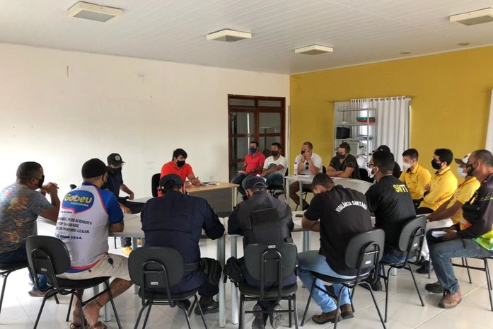 Proprietários de carros de som de Delmiro Gouveia, participam de reunião de alinhamento para evitar a poluição sonora no município