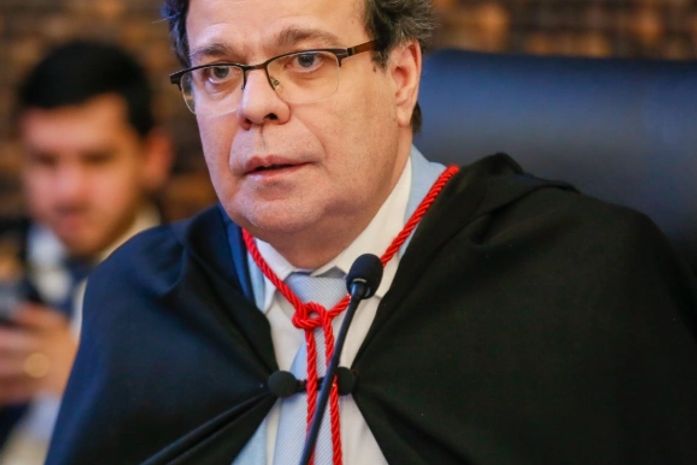 CNJ afasta desembargador Tutmés Airan por interferência em investigação da Polícia Federal