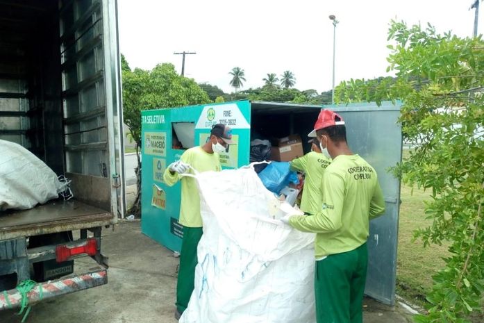 Prefeitura renova contratos com cooperativas de recicláveis