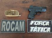 Simulacro de arma de fogo e maconha apreendida