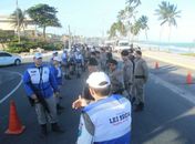 Alunos do Curso de Formação de Praças da PM participam de operação Lei Seca no bairro de Cruz das Almas