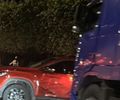 Caçamba e carro de passeio colidem em trecho da AL-220, em Arapiraca