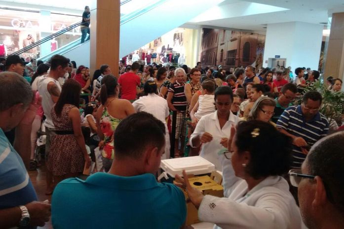 Multidão lotou o posto volante do Shopping Pátio