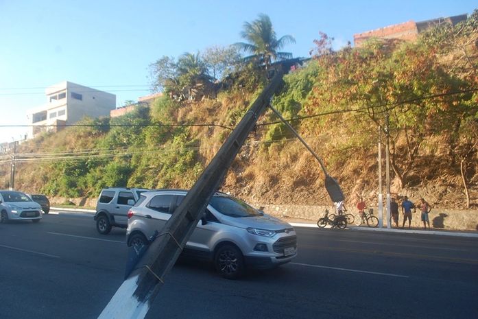 Poste na leste oeste