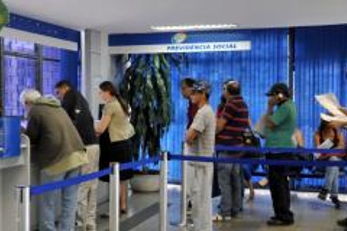 INSS convoca 152,2 mil beneficiários para perícia de revisão
