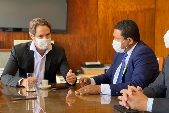 Júlio Cezar se reúne com Renan Calheiros e Pedro Vilela e garante emendas para Palmeira em 2022