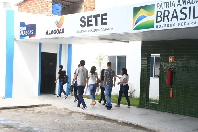 Sine Alagoas oferta mais de 200 vagas de emprego; confira