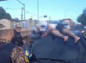 Motociclista é arremessado para teto de carro após colisão na parte alta de Maceió