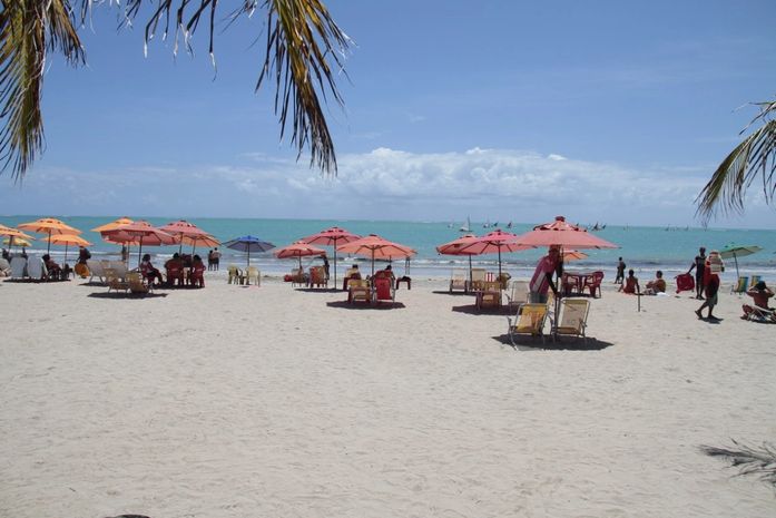 Secretaria organiza uso da faixa de areia por ambulantes
