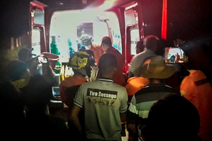 Veículo capota e deixa quatro pessoas feridas em Santana do Ipanema