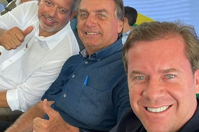 Durante visita de Bolsonaro, Marx Beltrão declara apoio ao aumento do vale-gás e do Auxílio Brasil