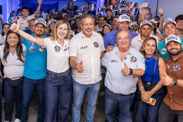Força de Arthur Lira rumo ao Senado mobiliza a população de Paripueira com Abrahão, Cibele Moura e apoio total do Litoral Norte