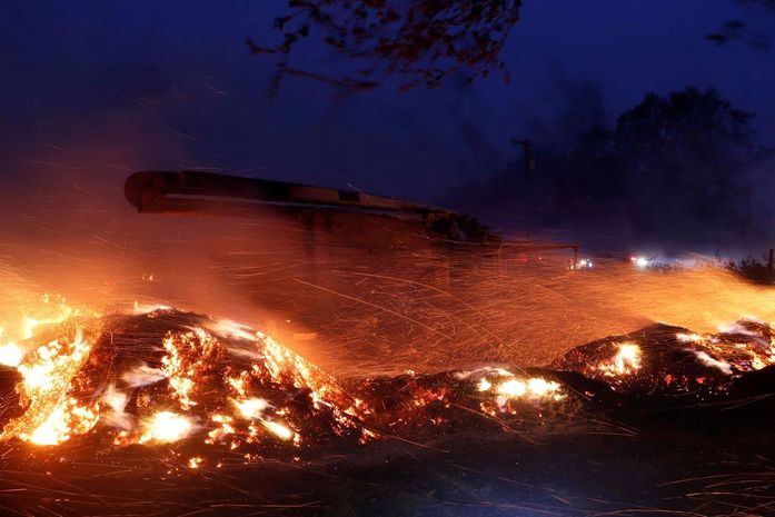 Incêndios na Califórnia forçam a evacuação de 180 mil pessoas