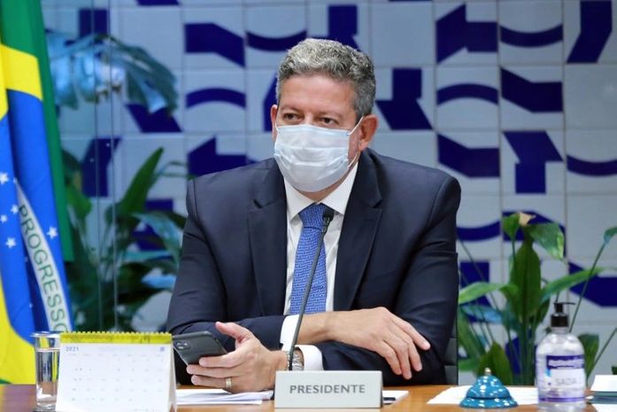 "Não acredito em mudanças partidárias bruscas", diz Lira sobre aprovação da PEC dos Precatórios