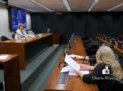 Subcomissão aprova parecer da Deputada Rosinha da Adefal que valoriza a profissão dos intérpretes de Libras