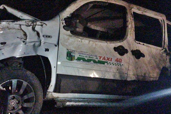 Veículo capota e deixa condutor levemente ferido em Boca da Mata