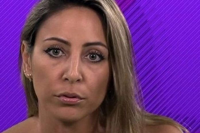 Com 58% dos votos, Francieli é a primeira eliminada do BBB15