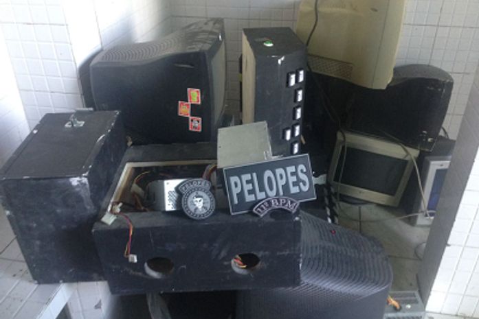 PM prende dono e fecha casa de jogos de azar