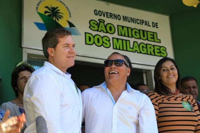Em S. Miguel dos Milagres, Marx participa de festa de emancipação e de entregas na saúde