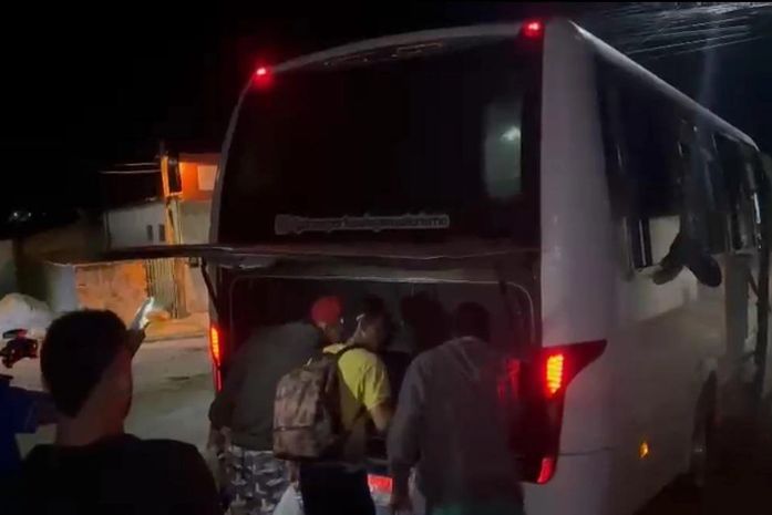 Trabalhadoeres alagoanos que estavam sendo 'escravizados' no ES chegam a Penedo