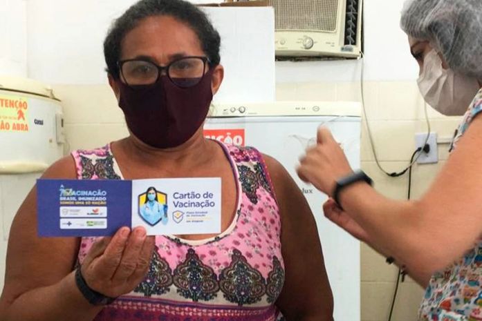 Adultos entre 55 e 59 anos já podem se vacinar em Limoeiro