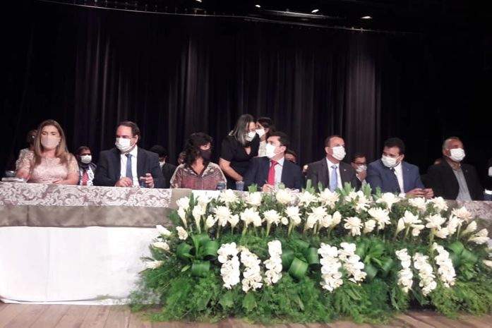 Durante posse, Luciano Barbosa “promete muito trabalho” ao povo de Arapiraca