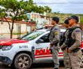 Homem condenado por tráfico é preso em carro de luxo após intimidar PMs no Jacintinho