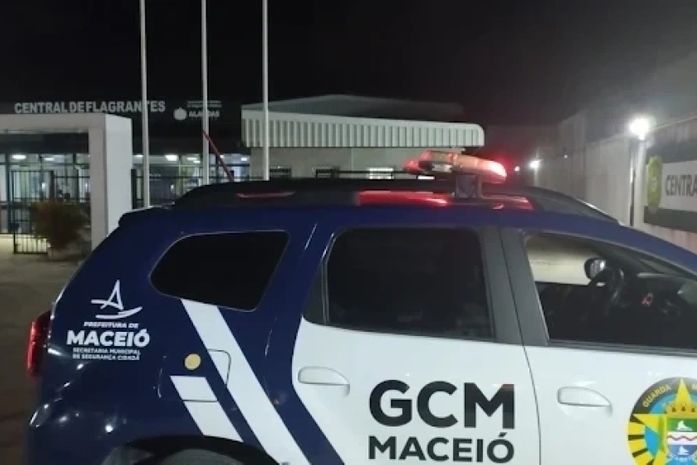 Guarda Municipal prende em flagrante três pessoas por furto de tapumes na Praça Sinimbu