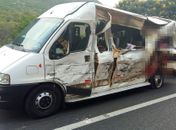 Acidente entre van com alagoanos e carreta deixa quatro mortos na Bahia