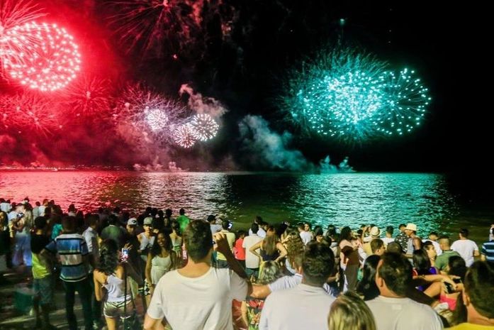 Mesmo sem festa, população poderá acompanhar virada do ano nas praias em Maceió 