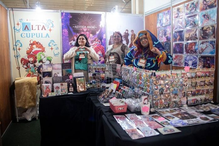 Coletivo transforma estande em vitrine de arte autoral e diversidade