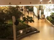 Clientes e funcionários ouviram disparo e houve correria no local.