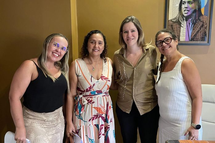 Cibele Moura reúne mães atípicas e presidente de instituto para discutir o Código de Defesa da Pessoa com Autismo