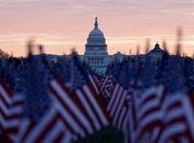 Esplanada é coberta com 200 mil bandeiras americanas em Washington DC para a posse de Biden