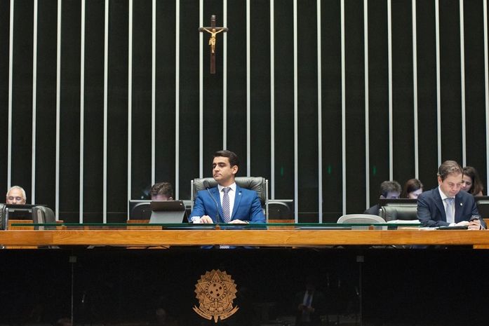 Ao receber JHC, Bolsonaro dá um “SIM” para a candidatura à Presidência da Câmara